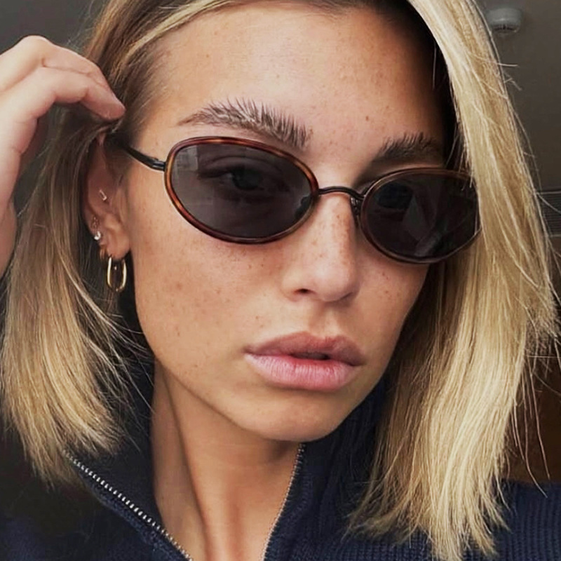 Street Fashion Definition - New Stylish Trendy Metal Oval Frame