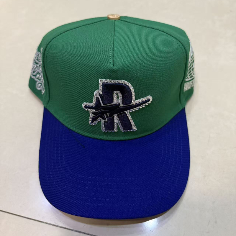 Contrast Brim 3D Embroidered R - đánh giá và giá Baseball Cap Fitted