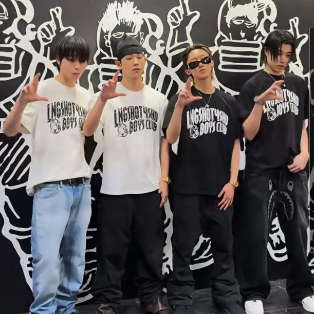 Kpop LNGSHOT Double Sided T-sh - đánh giá và giá Street Fashion Kpop