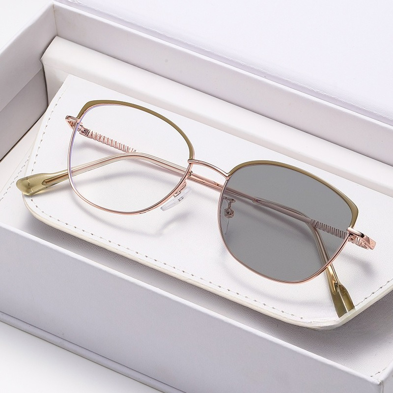 Ultra-lightweight Metal Frame  - đánh giá và giá Street Fashion Definition